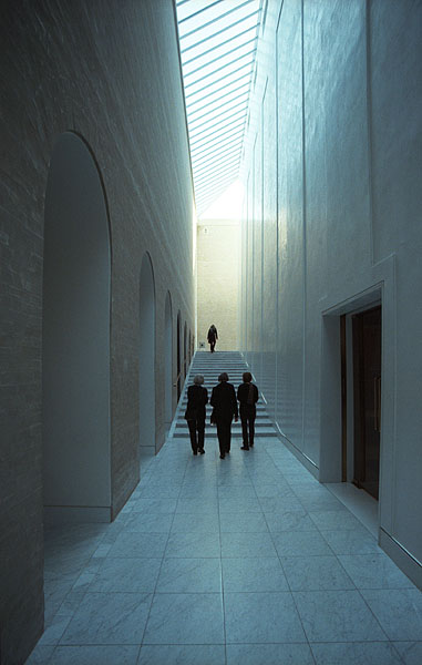 Passageway between the old and new galleries at Glyptoteket in Copenhagen